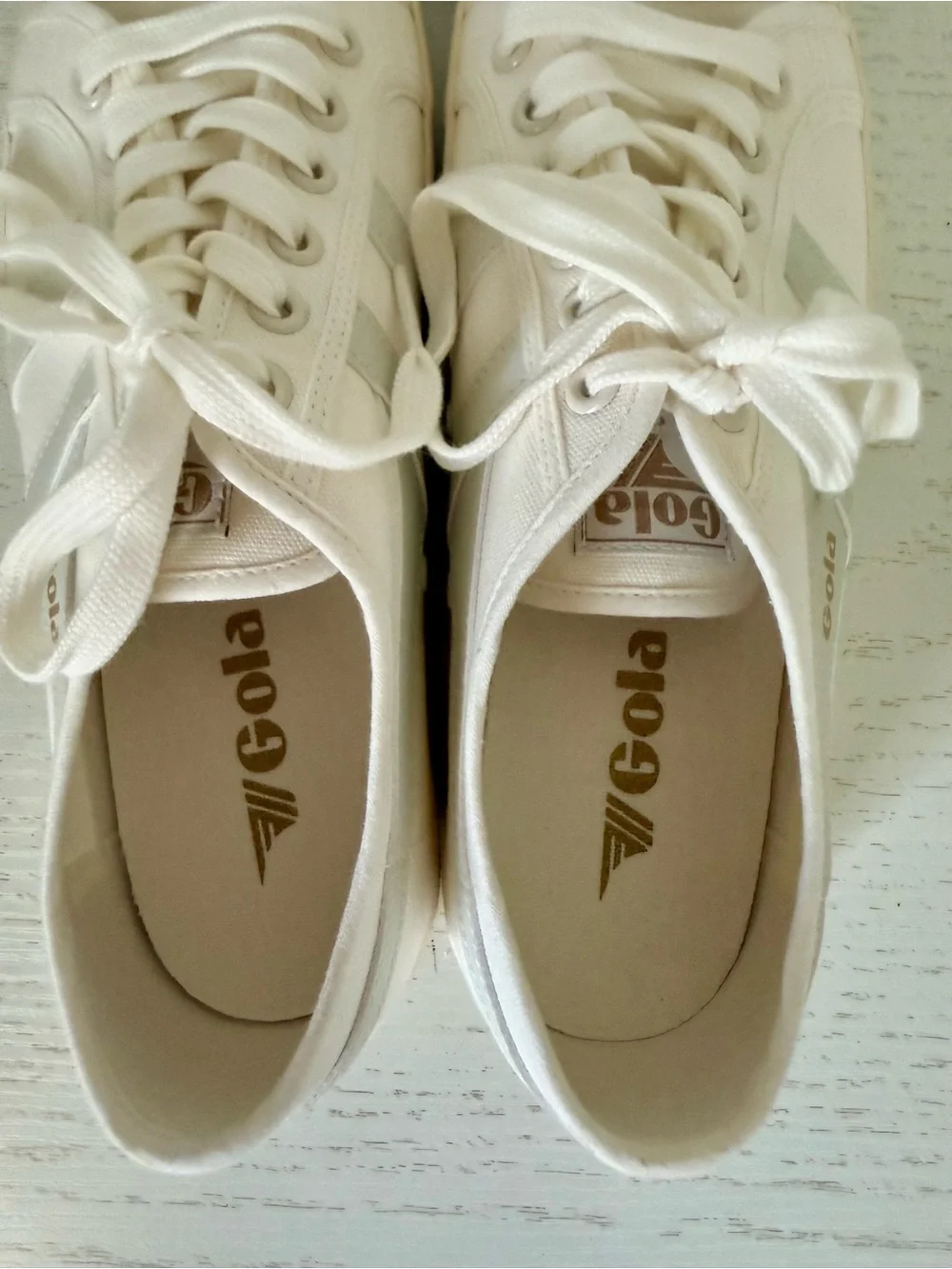 Gola Women's Low-Top Sneakers in Cream size 9.5 women’s